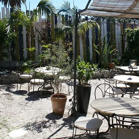 Hotel La Villa Patricia - Charme Et Tradition Otel