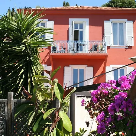 Hotel La Villa Patricia - Charme Et Tradition 2*
